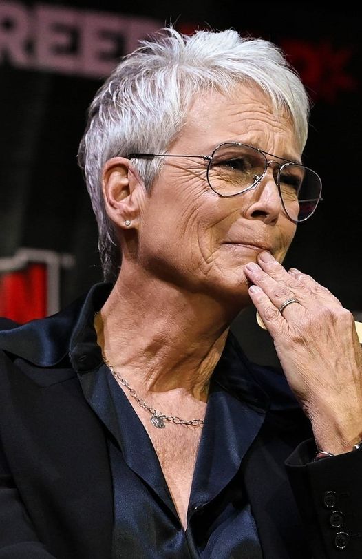 Heartbroken, Jamie Lee Curtis gives the devastating announcement.