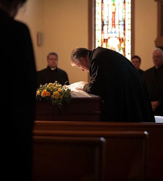 During the funeral service for a wealthy woman, the priest leaned over her coffin and was utterly shocked by what he discovered