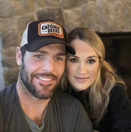 Carrie Underwood’s outfit at the 2024 CMA raises questions