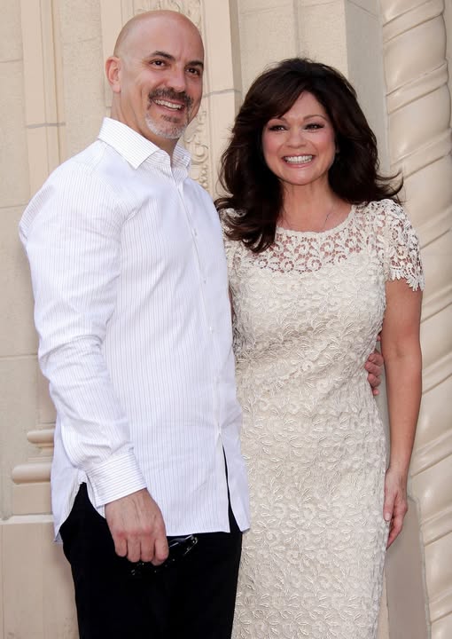 VALERIE BERTINELLI REVEALS NEW BOYFRIEND, TWO YEARS AFTER DIVORCE HEARTBREAK – AND YOU MIGHT RECOGNIZE HIM